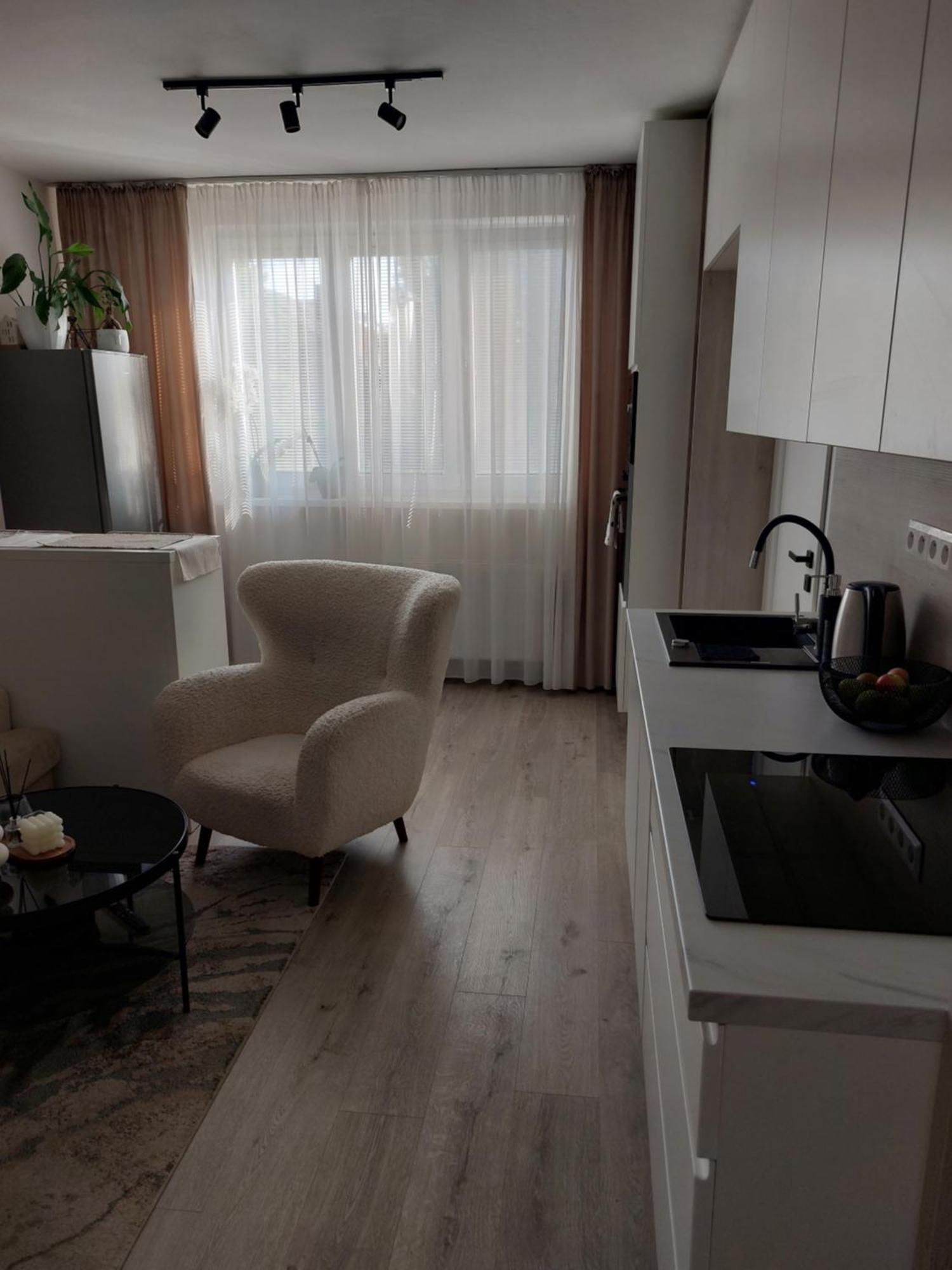 M&M Apartman Trenčín Екстериор снимка